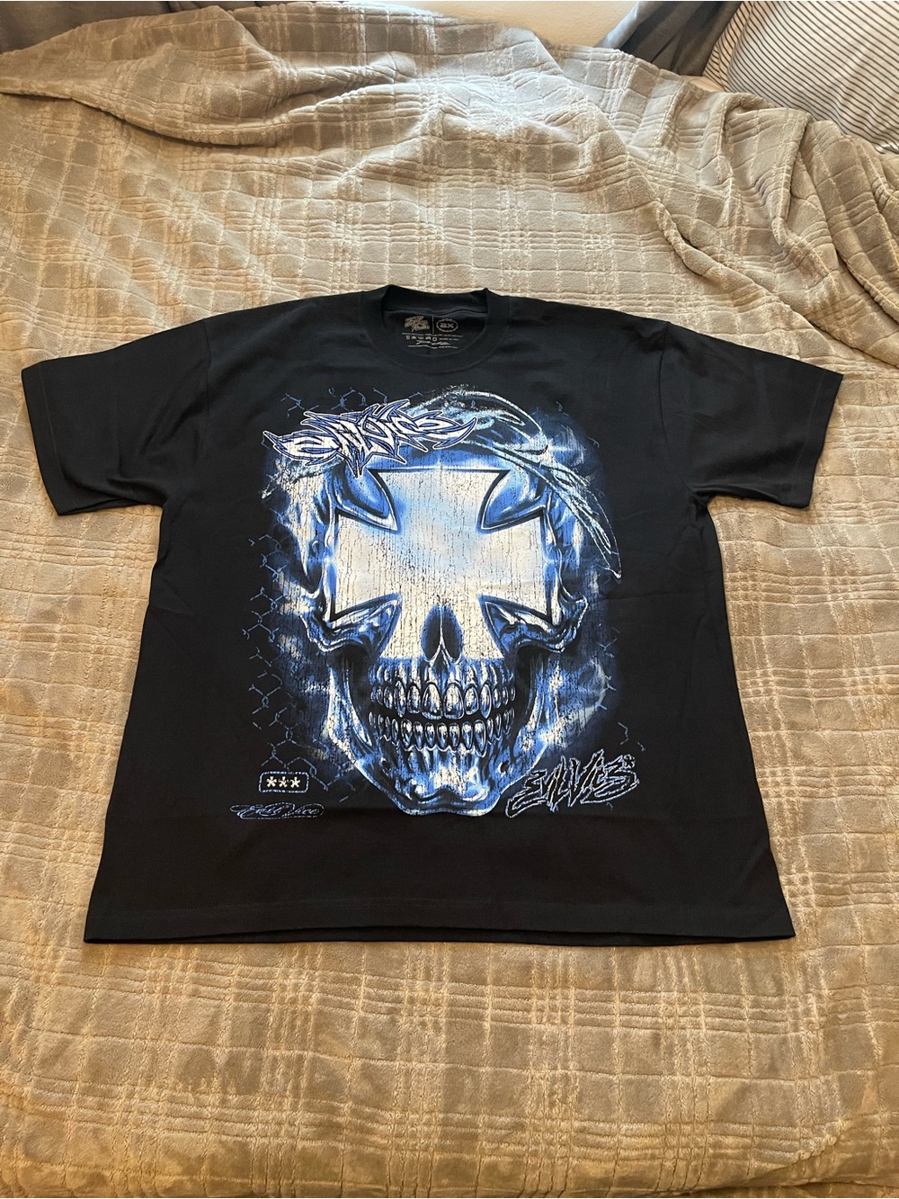 Evil Vise Chrome Cross Heavyweight tee
